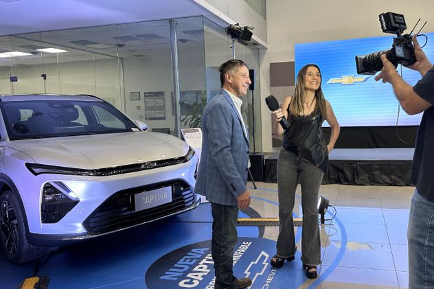 “EV Days Chevrolet”, Mauricio Melano, gerente comercial de Maipú Chevrolet atiende a la prensa.