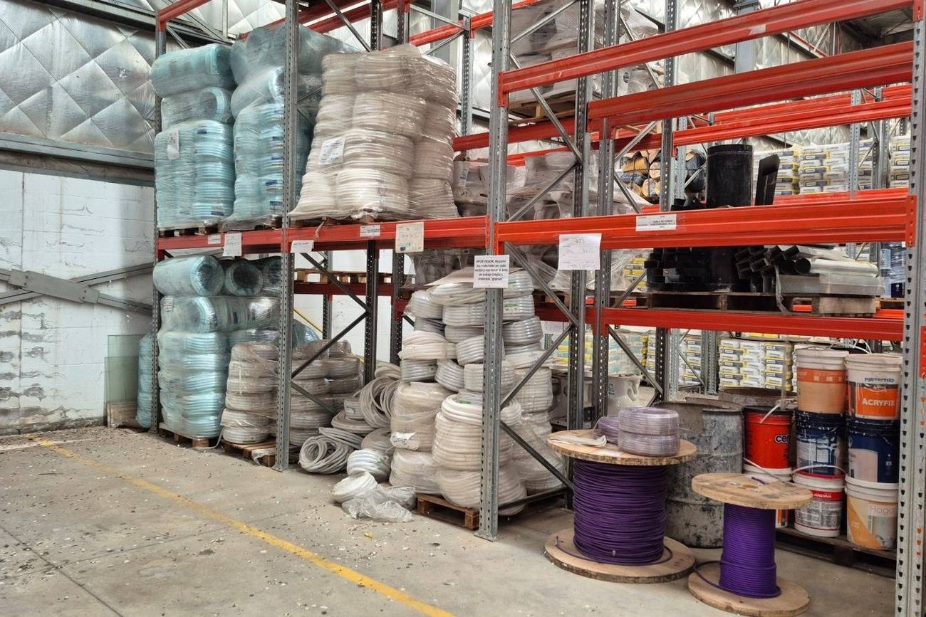 Aunque las grandes obras siguen sin aparecer, en los últimos meses se reactivó algo las compras para pequeñas inversiones en las viviedas particulares. (La Voz / Archivo)