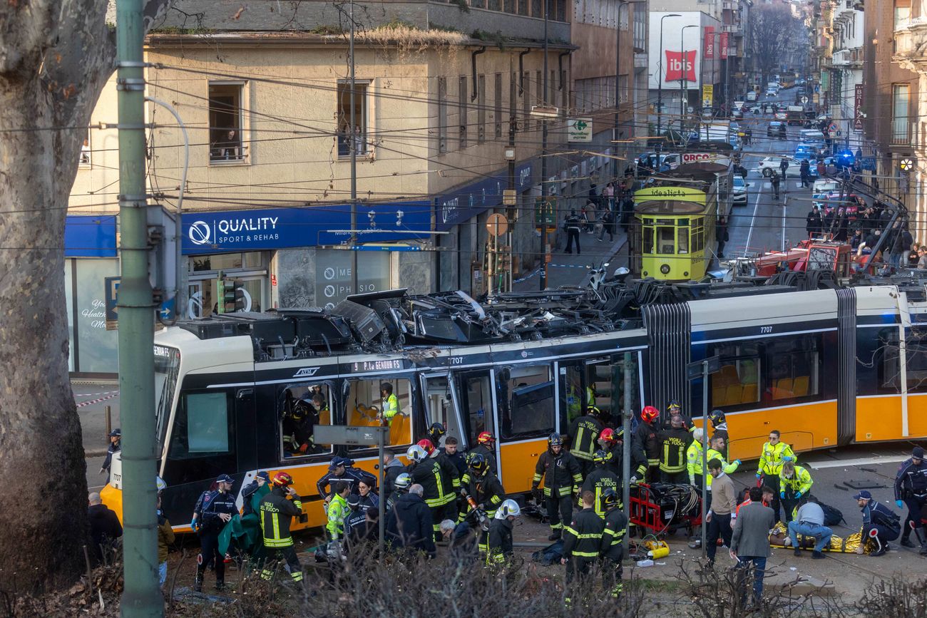 Tragedia en Milán: al menos dos muertos al descarrilar un tranvía.