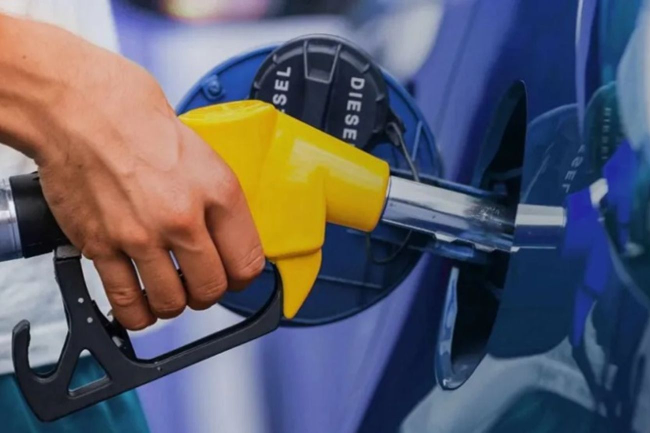 El Gobierno descarta bajar impuestos a los combustibles pese a subas del 15% en nafta y gasoil
