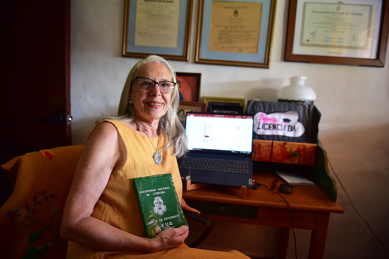 Alicia Sant Tochón, se recibió en le UNC a los 65 años. (José Gabriel Hernández
