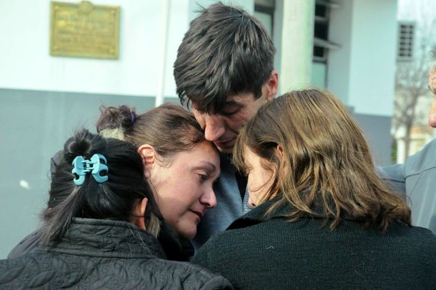 Familiares de Joaquín Sperani joven asesinado. 