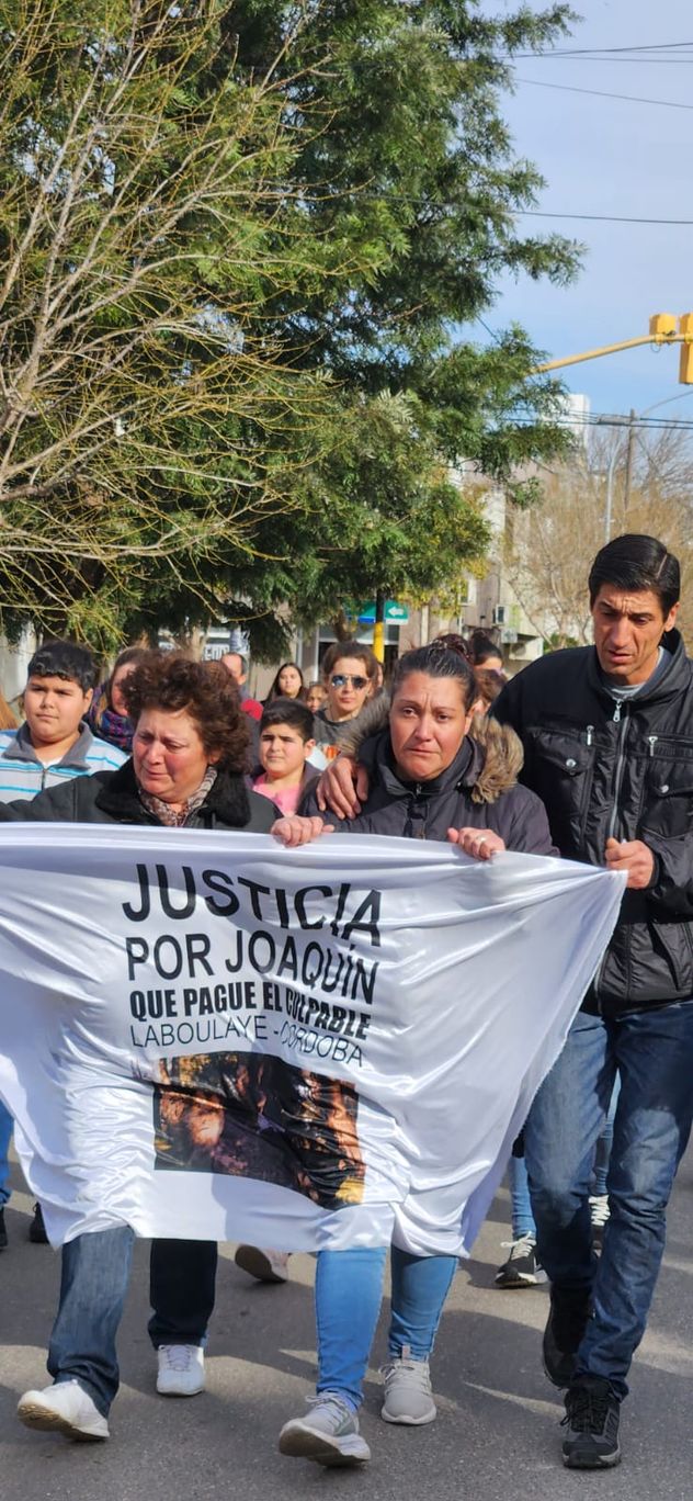 Familiares de Joaquín Sperani joven asesinado. 