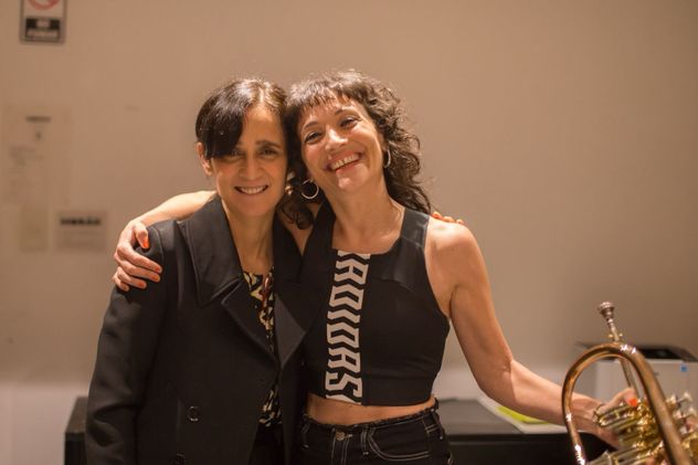 Con Julieta Venegas. La invitó a der parte del unplugged de MTV en el 2008 y la vida de Sol Pereyra giró por completo. (Gentileza)