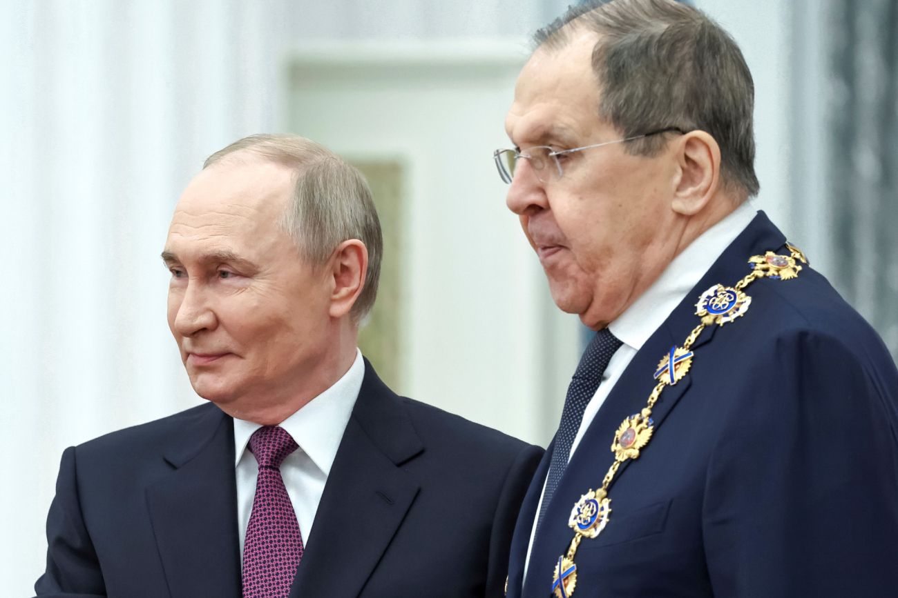 Vladimir Putin y el ministro de Exteriores Sergey Lavrov (AP).