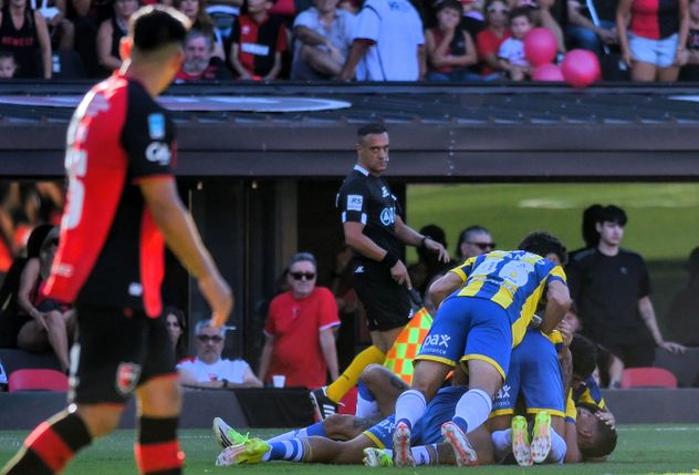 Ángel Di María marcó el 1-0 de Rosario Central ante Newell's.