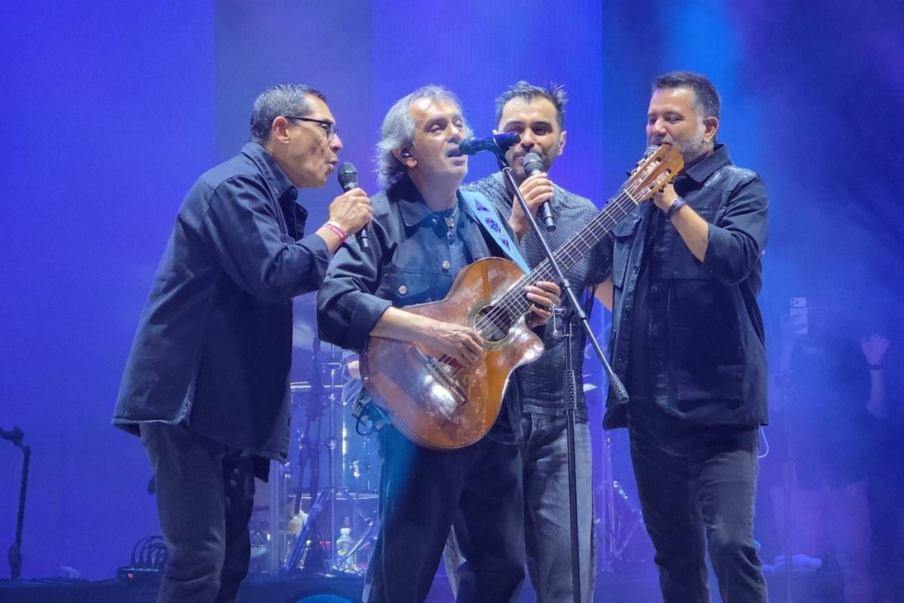 Los Nocheros y Jorge Rojas, felices juntos. 
