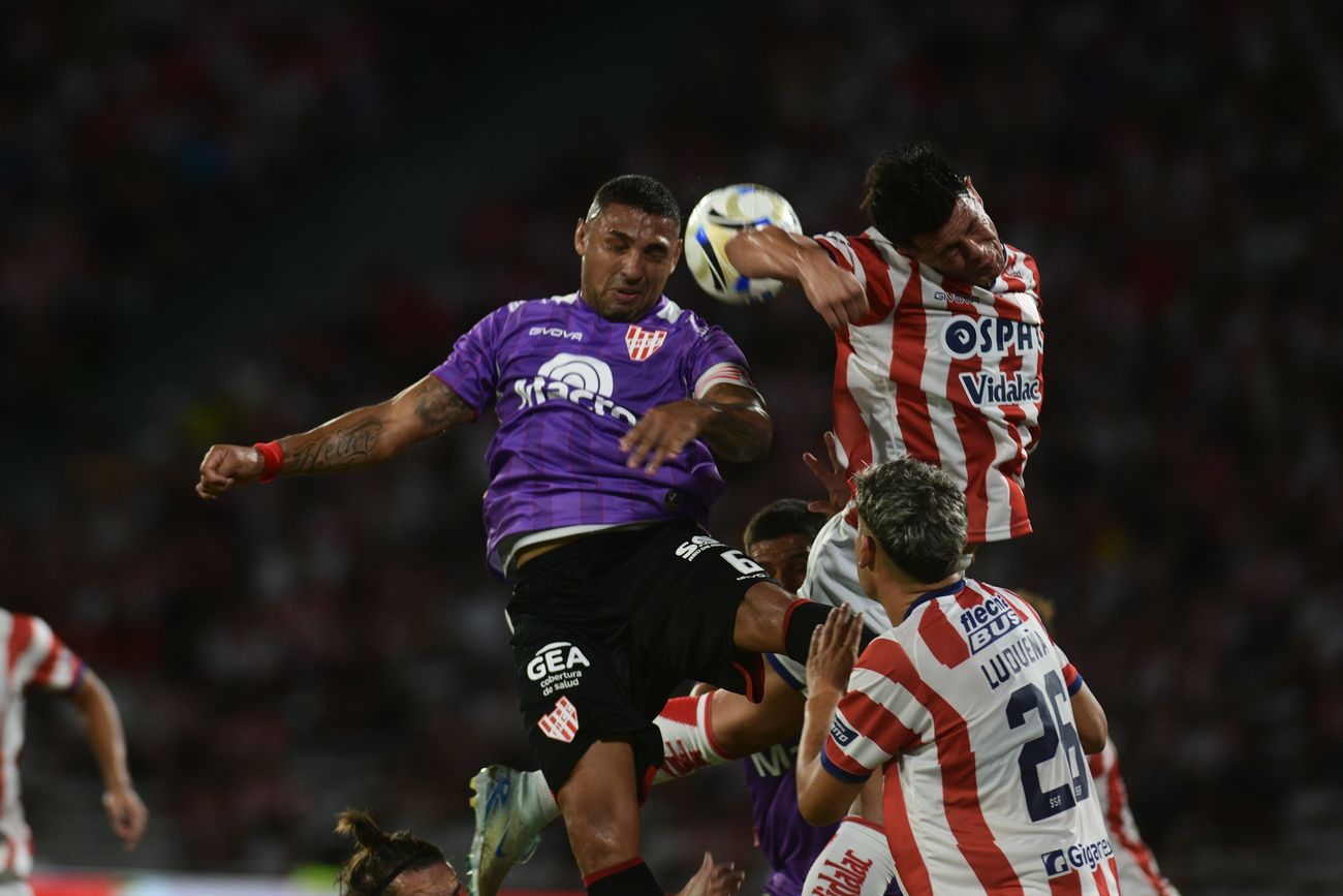 Instituto perdió ante Unión en el Kempes. 