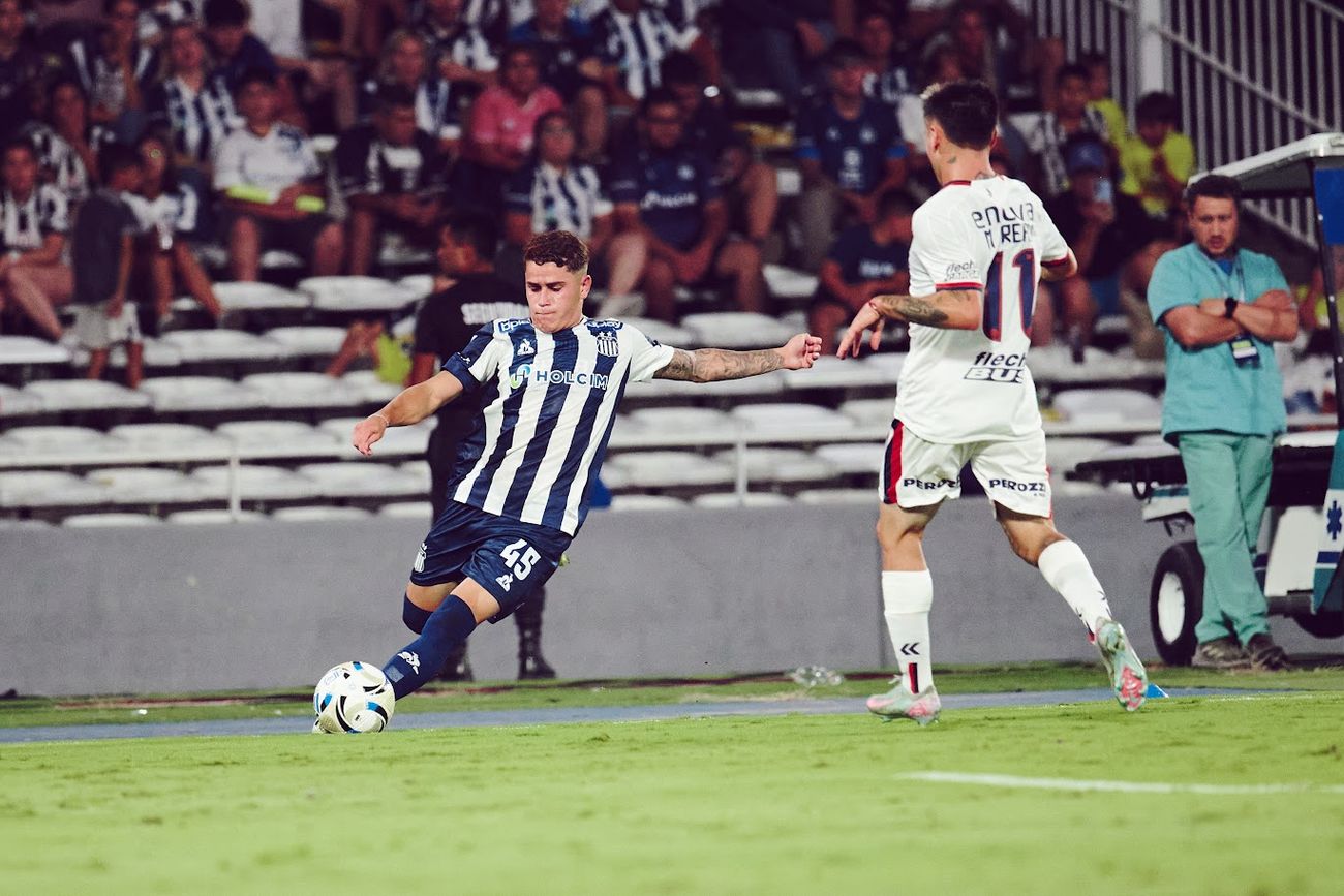 Chamorro (20 años). El pibe de la reserava tiene dos partidos en Primera. Este jueves será clave en el equipo conducido por Ezequiel Carboni. 