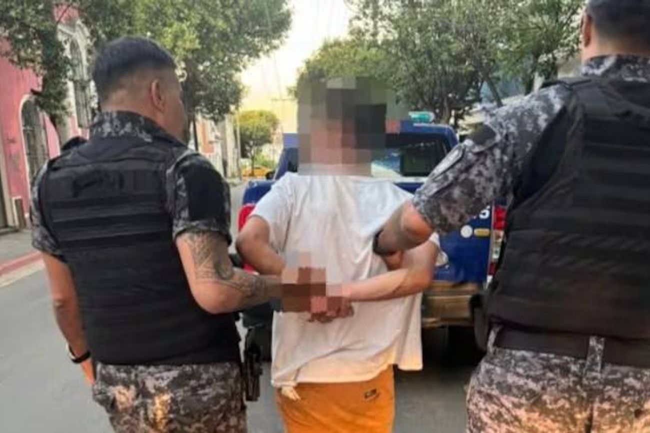 La oposición apoya la prohibición de los naranjitas, pero acusa a Llaryora de oportunismo