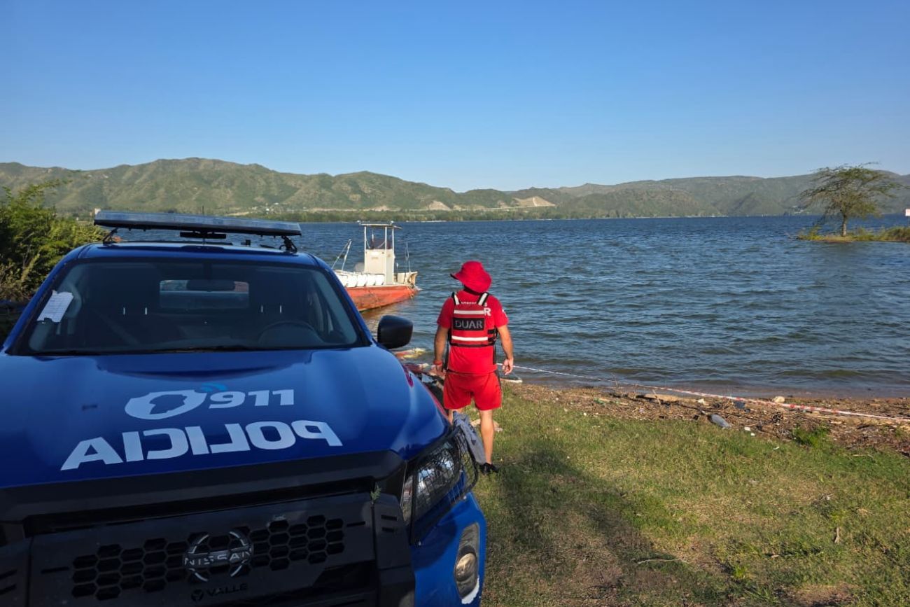 Tragedia en el Lago San Roque: murió un hombre tras el vuelco de una lancha en Parque Siquiman