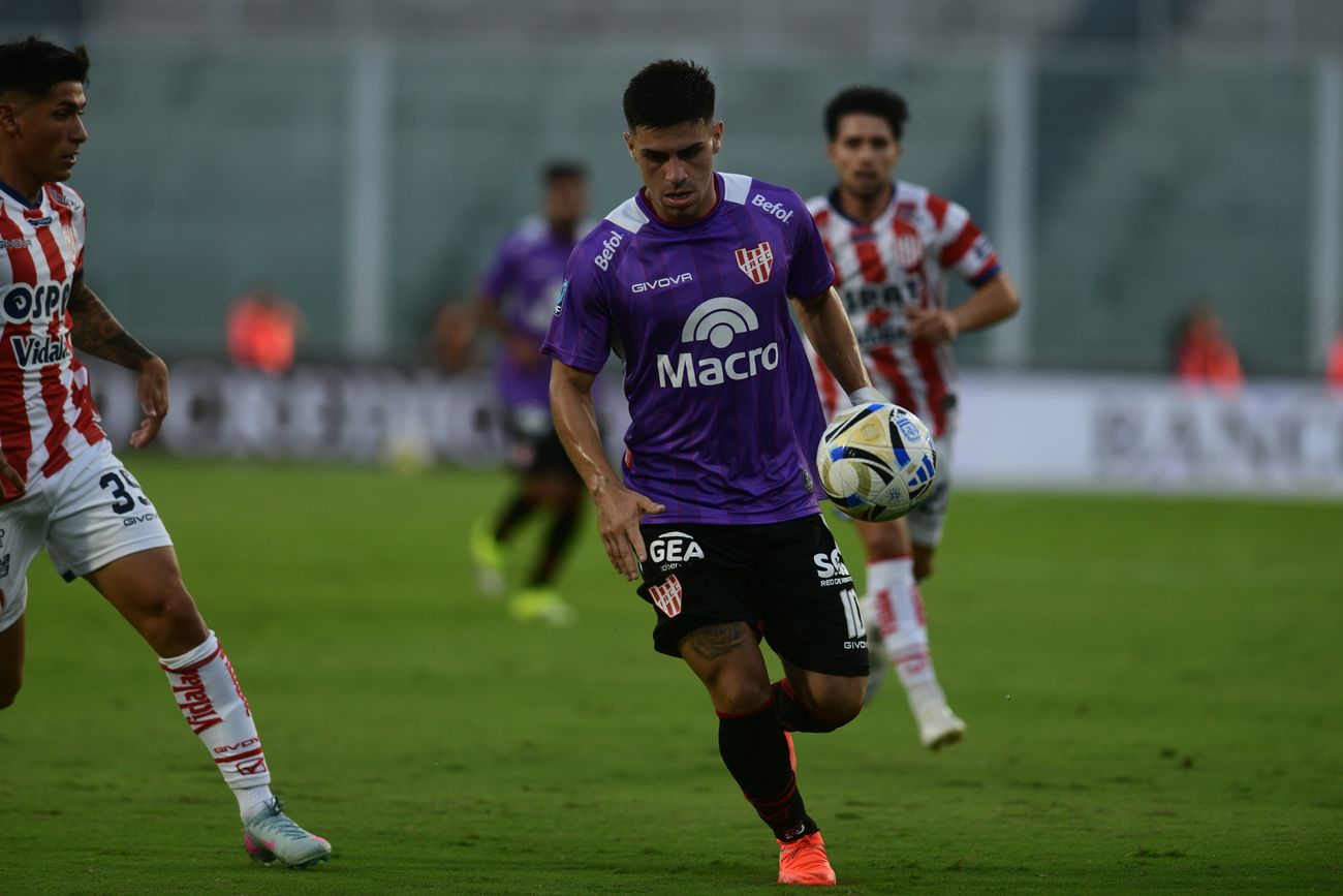 Instituto recibió a Unión en el Kempes. 