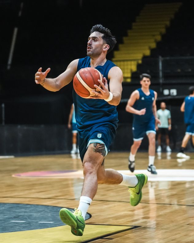 Con el capitán cordobés Facundo Campazzo, la Selección Argentina enfrenta a Panamá por las eliminatorias al Mundial 2027 con la necesidad de mejorar la pobre imagen.