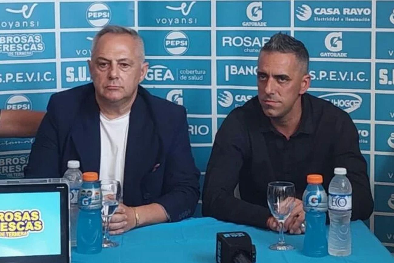 Pérez y Fornasari, el día de la presentación del DT. 