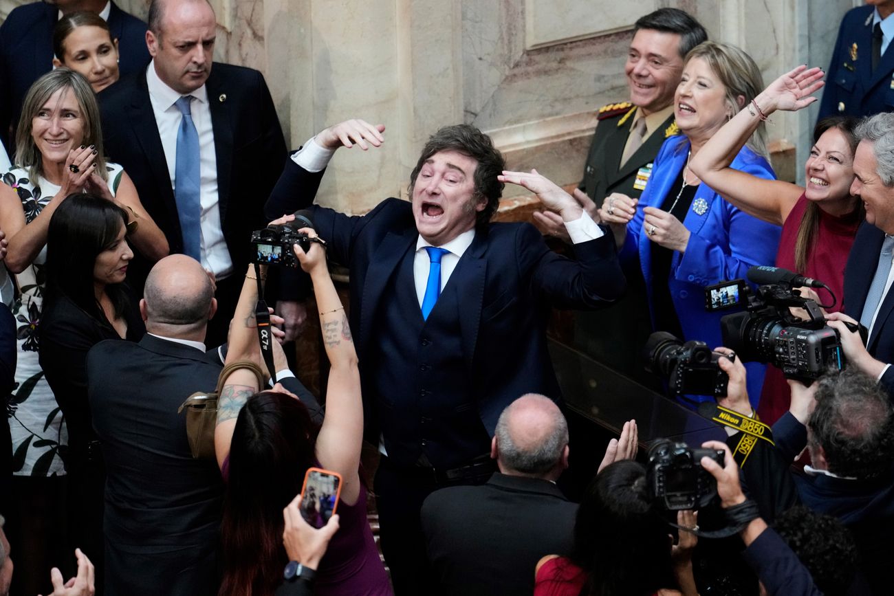 El presidente Javier Milei se mostró eufórico con sus funcionarios y seguidores, pero en su el mensaje se cruzó con legisladores kirchneristas. (Prensa Congreso)
