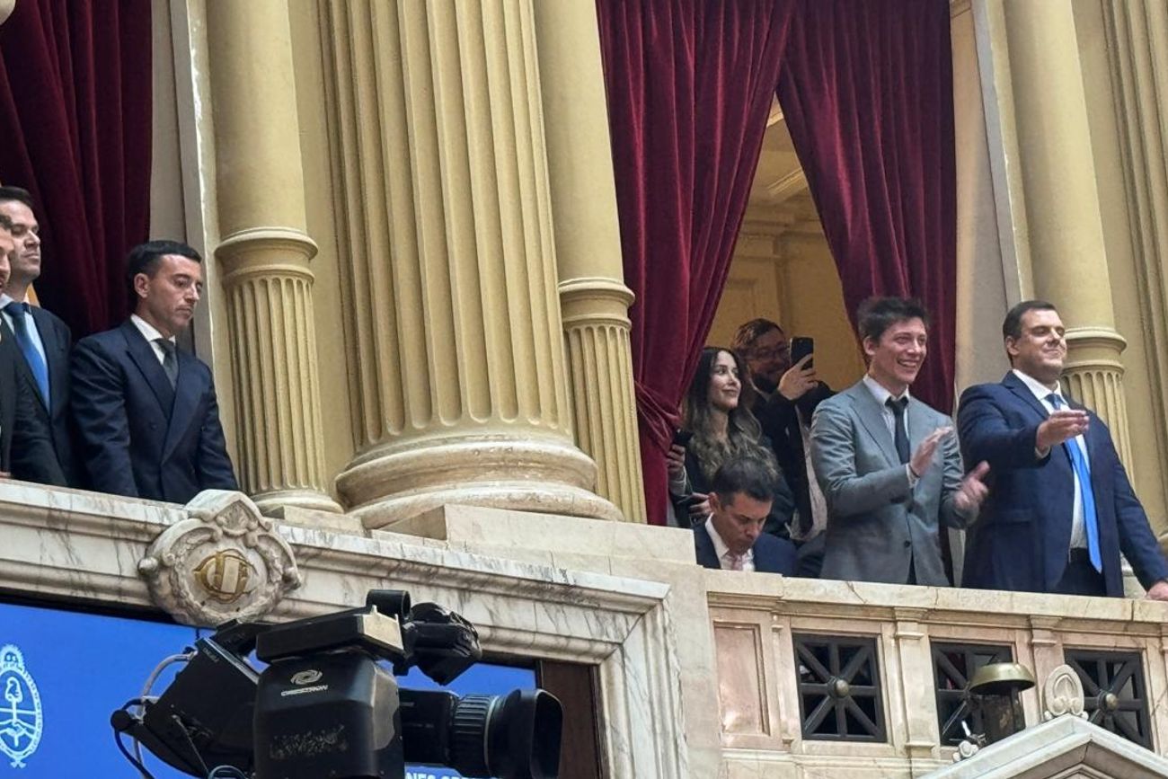Rodrigo de Loredo, exdiputado de la Nación, en la Cámara de Diputados escuchando a Javier Milei en el inicio de las sesiones ordinarias.