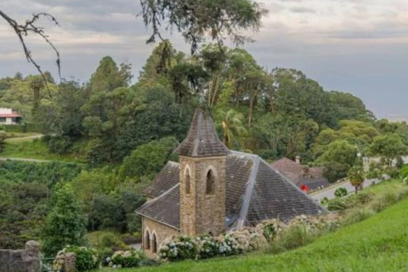 La aldea de estilo europeo escondida en la selva del norte argentino.