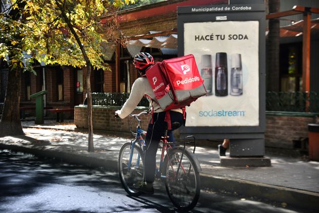 DELIVERY. Un fenómeno que apareció con los altos niveles de morosidad es el de los préstamos que los repartidores piden a las aplicaciones con las que operan.