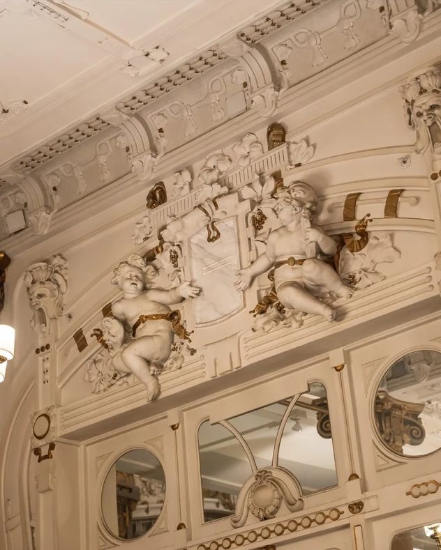 El café de Buenos Aires que parece sacado de Bridgerton y visitaron Einstein y Eva Perón.
