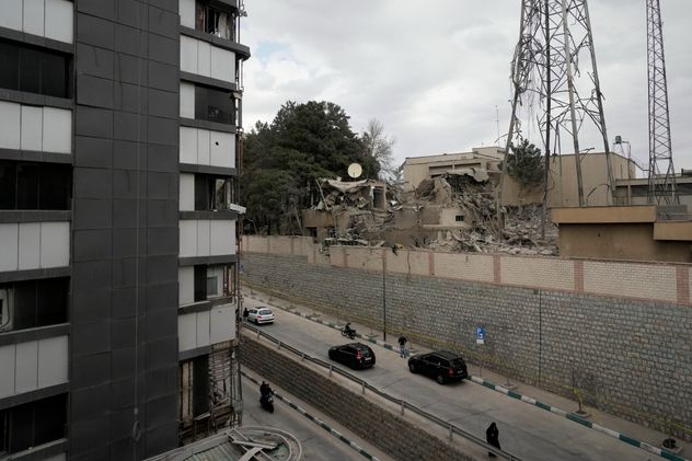 Guerra contra Irán: 555 muertos en tres días y el conflicto se extiende al Líbano.