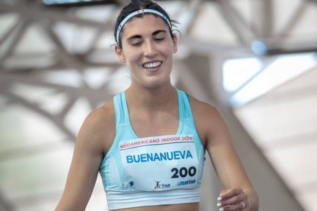 Mariam Buenanueva, atleta cordobesa, medalla de plata en pentatlón del Sudamericano Indoor de Cochabamba, Brasil.  