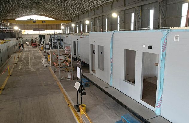 Los módulos se fabrican casi en su totalidad en fábrica, con precisión y control de calidad.