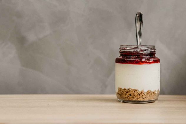 Con decenas de versiones, desde la americana hasta la vasca, este postre forma parte de la esencia de muchas comidas familiares o reuniones entre amigos.