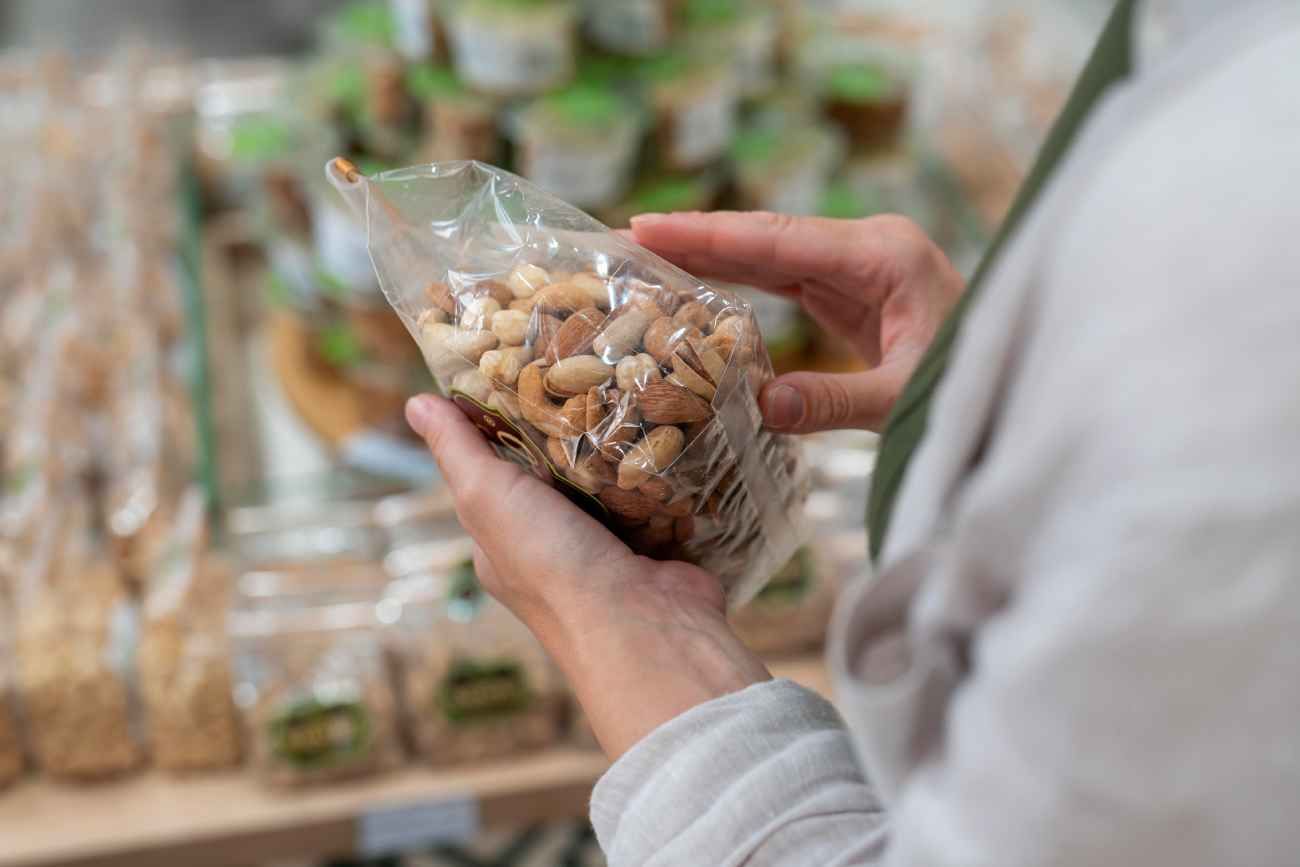Este alimento es sensible a la humedad, el calor y el aire, por lo que el recipiente es un factor importante al guardarlo.