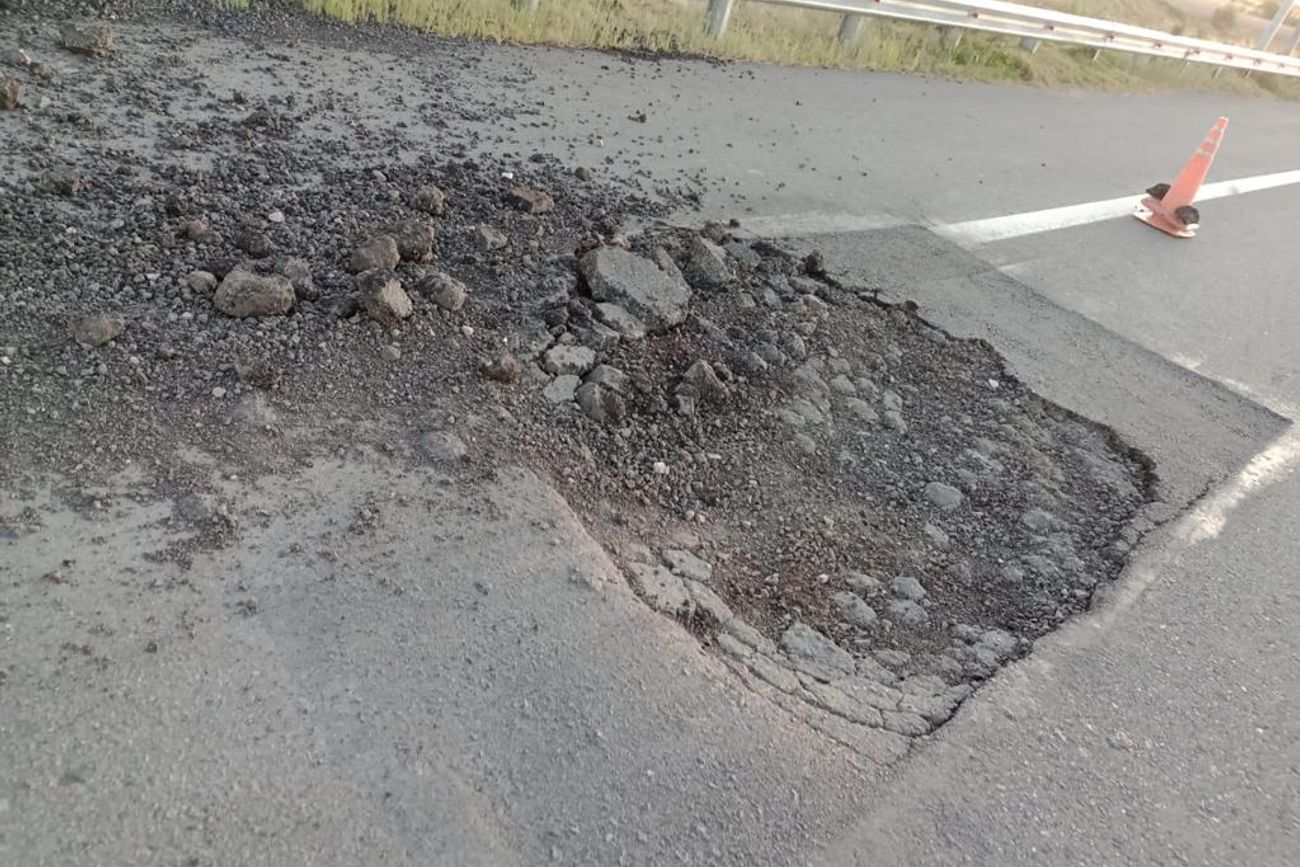 Autopista de ruta nacional 19: en tramos inaugurados hace cinco años ya hay marcados deterioros.