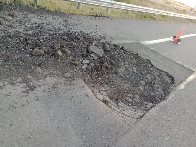 Autopista de ruta nacional 19: en tramos inaugurados hace cinco años ya hay marcados deterioros.