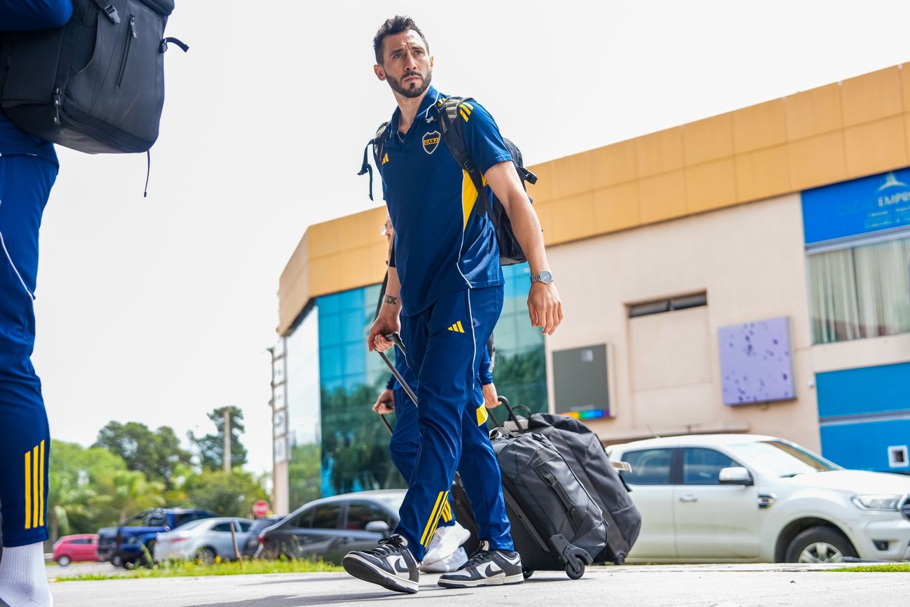 El base Lucas Faggiano en la llegada de Boca al hotel de Córdoba para disputar la final de la Supercopa ante Instituto, el jueves en el estadio de Atenas. (Prensa Boca)