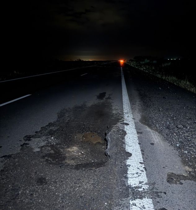 Autopista de ruta nacional 19: ya hay baches y deterioros en los tramos inaugurados hace cinco años.