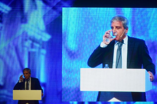 Luis Caputo, ministro de economía, en la reunión de la Fundación Mediterránea en el Hotel Holiday Inn. (Nicolás Bravo / La Voz)
