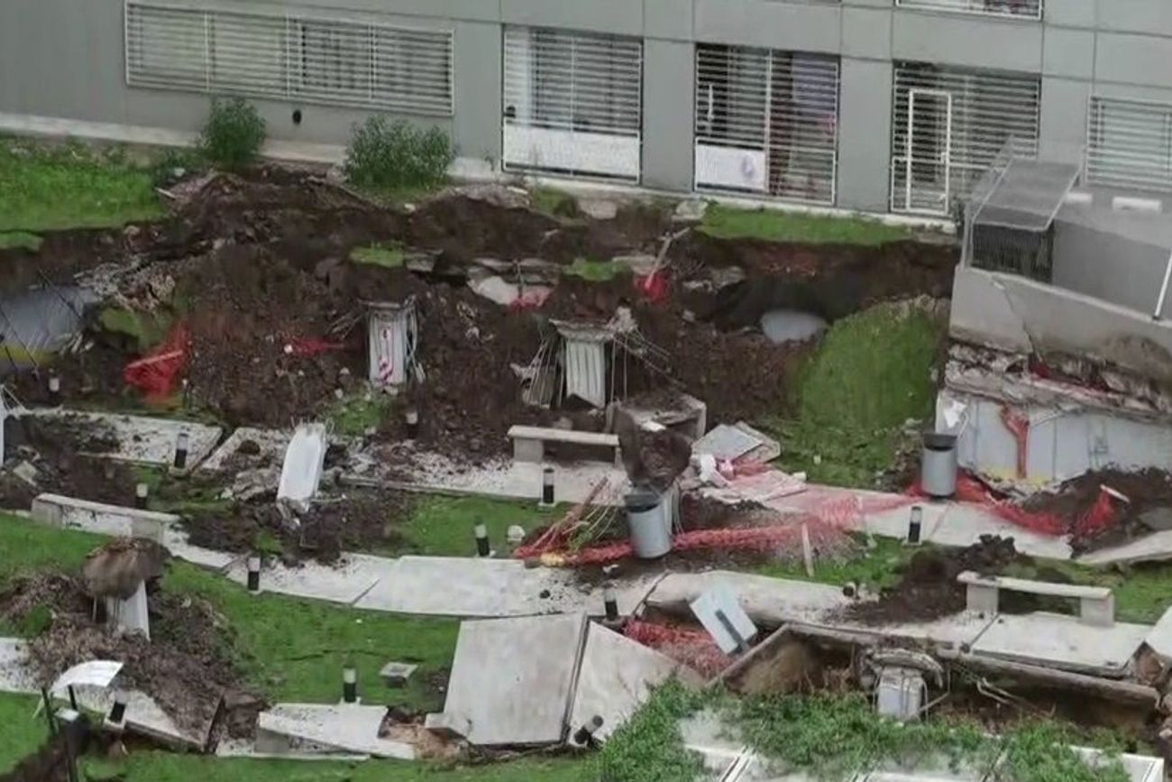 Se derrumbó una losa en Parque Patricios.