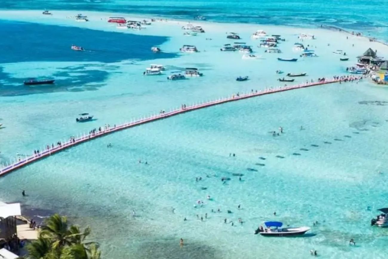 Cuál es el destino del Caribe colombiano donde el mar cambia de color.