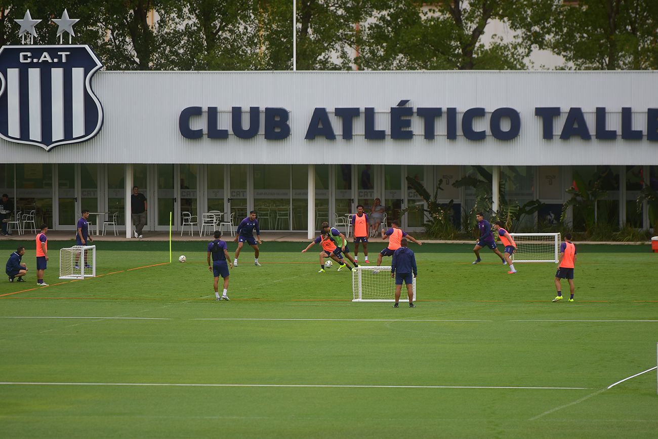 Entrenamiento de Talleres. La "T" reanudó su preparación para recibir a Instituto este jueves a las 19.15.