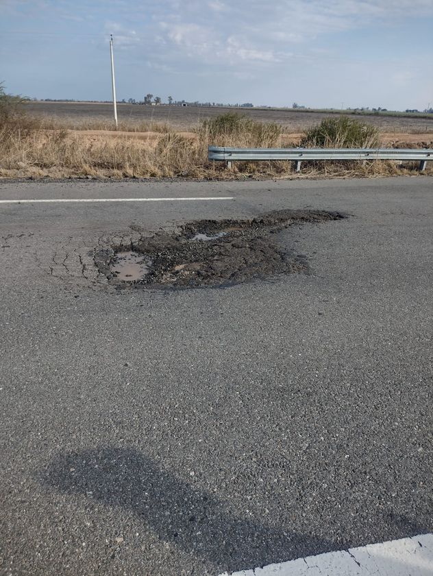 Autopista de ruta nacional 19: ya hay baches y deterioros en los tramos inaugurados hace cinco años.
