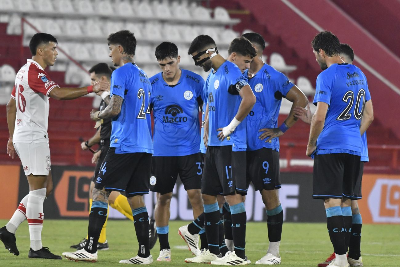 Belgrano perdió ante Huracán en Buenos Aires y no pudo escalar hasta la cima.
