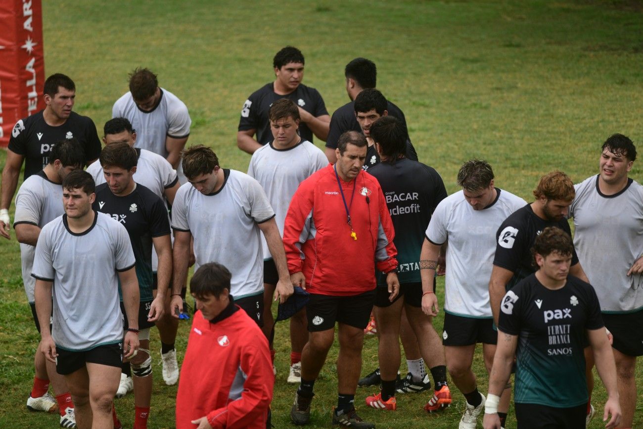 Entrenamiento de Dogos XV en Jockey CC.