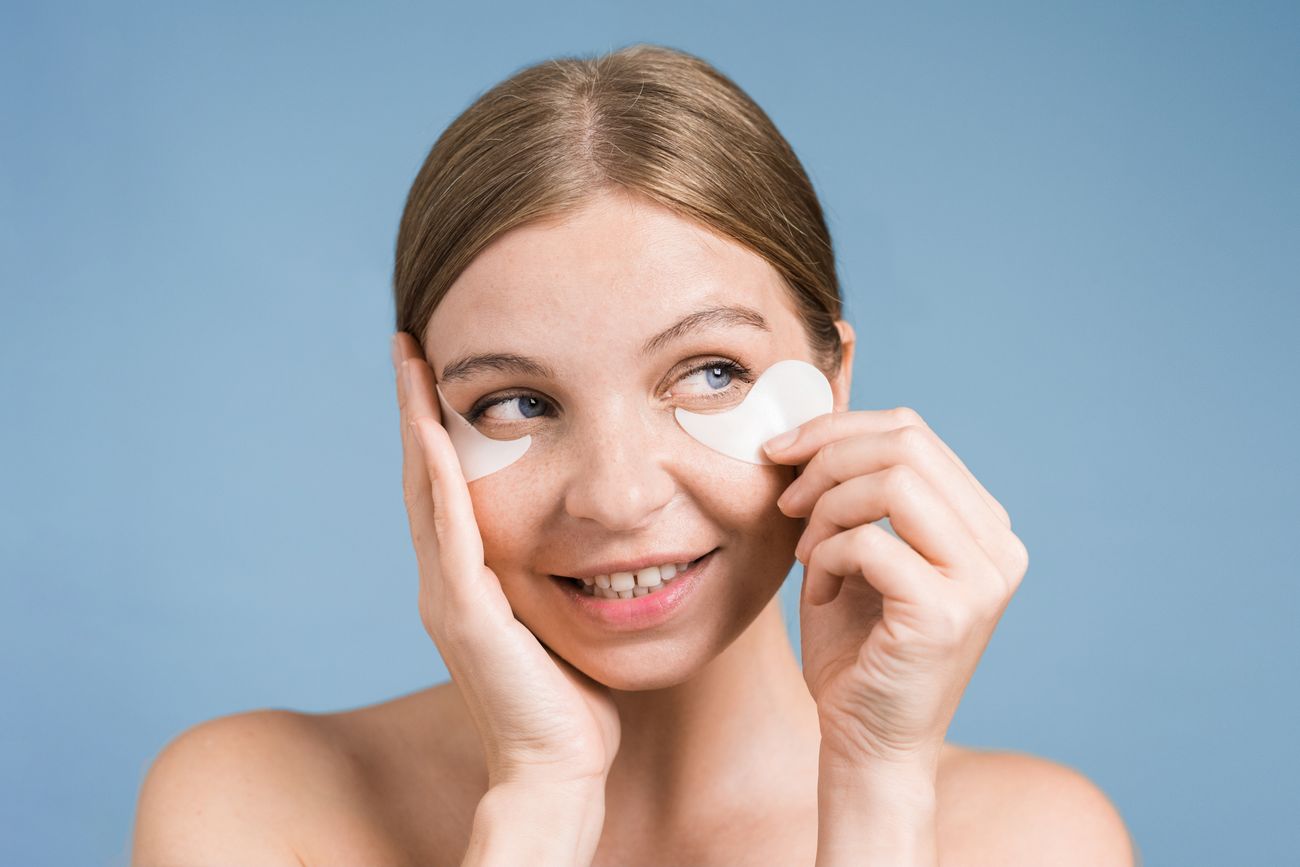 Los beneficios y cuidados clave a la hora de empezar a usar pads para el contorno de ojos.