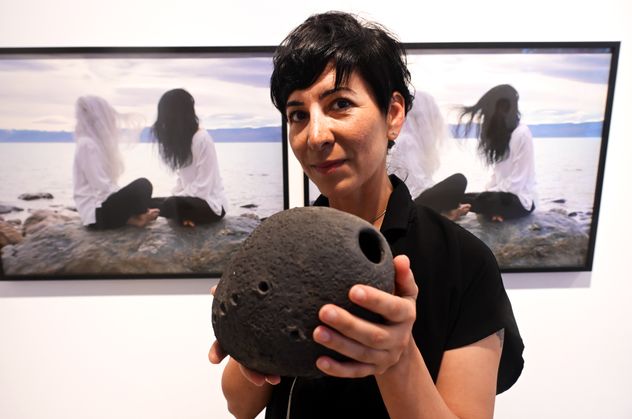 Alejandra Montiel artista cordobesa expone su obra en Abre Galería de Arte. (Javier Ferreyra / La Voz)