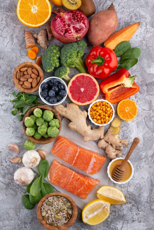 La dieta antiinflamatoria en el largo plazo ayuda a prevenir enfermedades. Es buena tanto para quienes ya tienen una patología crónica como para quienes están sanos.