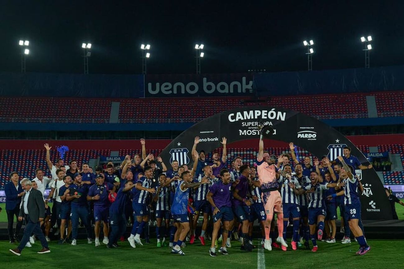 Talleres campeón de la Supercopa Internacional, edición 2023. El 5 de marzo de 2025, la "T" venció por penales a River, en Asunción del Paraguay. (AP)