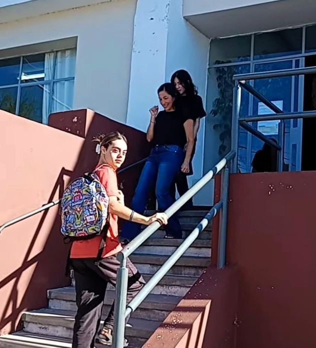 Bruno ingresando a la sede de la UPC de Capilla del Monte, donde empezó su carrera universitaria. 