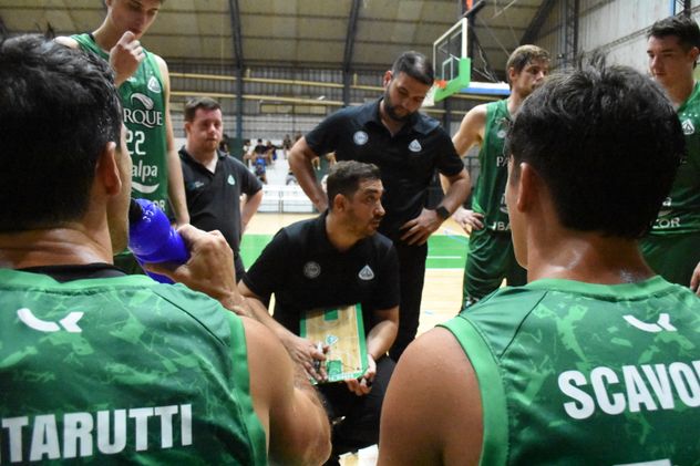 "Me sentí muy cómodo haciendo mi trabajo", destacó Cristian Colli, entrenador de Barrio Parque.