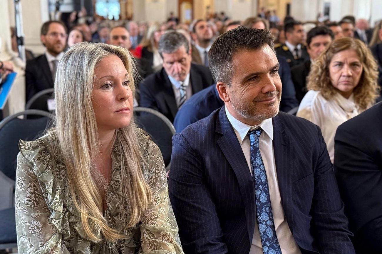 Julieta Rinaldi, legisladora del Pj; junto con Facundo Torres, presidente del bloque de legisladores de Hacemos Unidos por Córdoba.