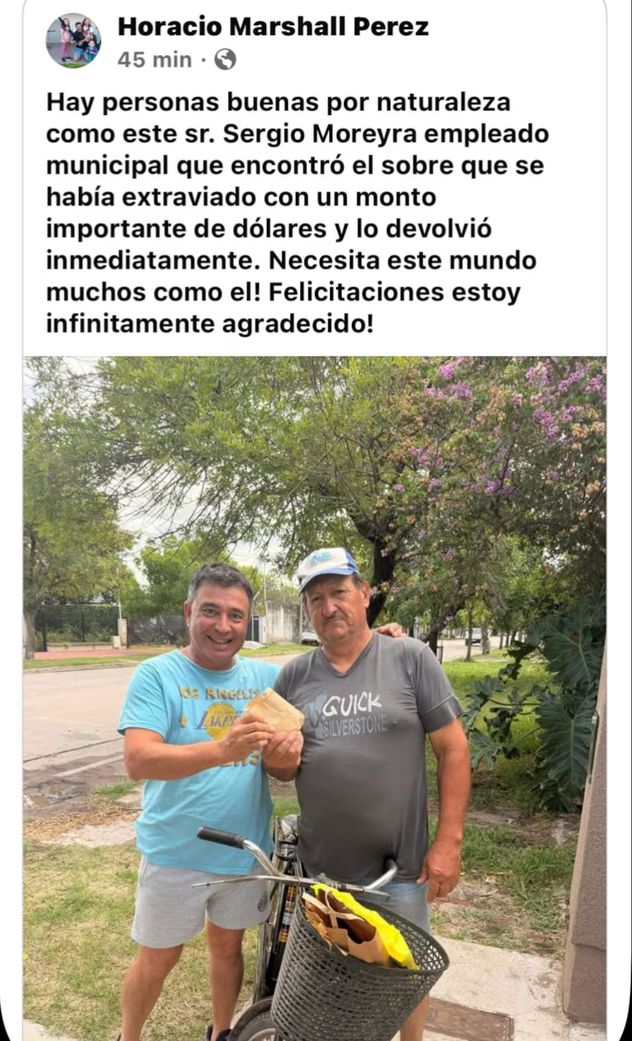 Córdoba: encontró un sobre con dólares en la calle y lo devolvió a su dueño