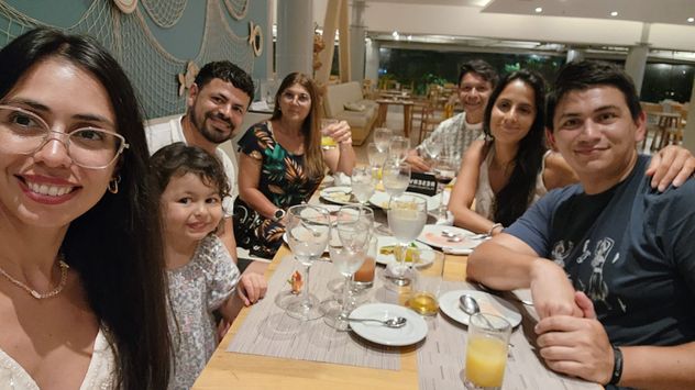 Damián Andrade con la familia completa. Su esposa Pilar (psiquiatra), hijos y la nieta. 