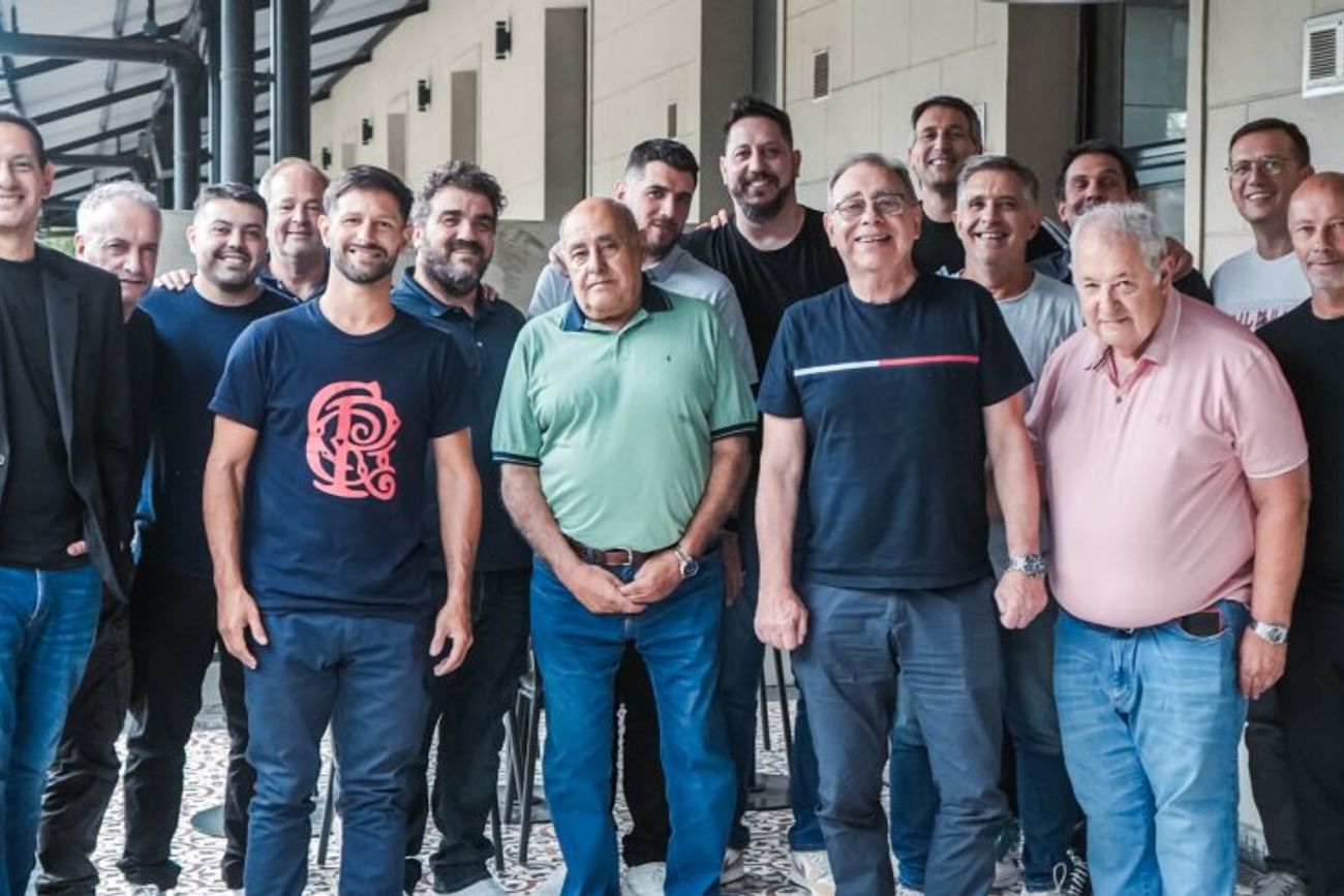 Los máximos dirigentes del básquet cordobés se reunieron este jueves con el presidente de la Asociación de Clubes y otros representantes de la Liga Nacional y la Liga Argentina.