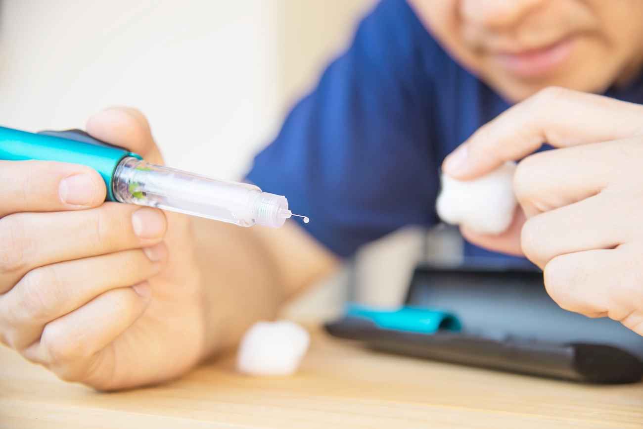 Más de mil millones de personas en todo el mundo padecen obesidad, lo que aumenta el riesgo de padecer enfermedades como la diabetes, las enfermedades cardiovasculares y el cáncer. 